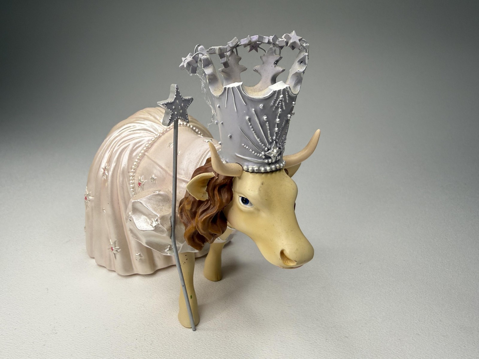 CowParade Glinda The Good Witch Cow Figurine 7723 2005 Wizard Of Oz Damaged READ