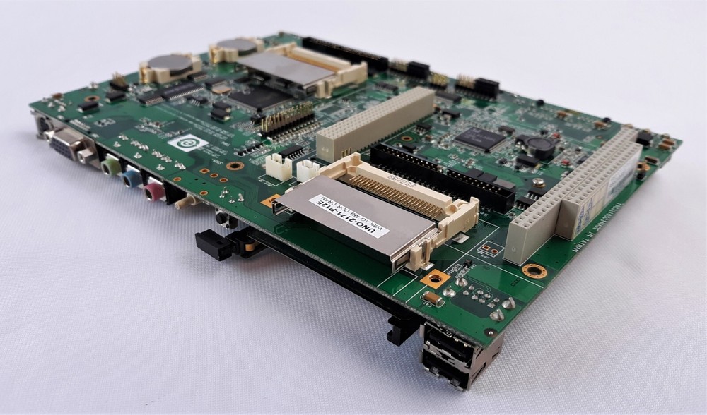 Advantech UNOB-2105CB Carrier Board