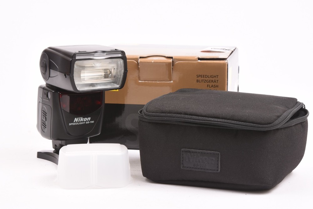 NIkon SB-700 Hot Shoe Mount Digital Camera Flash Unit #T-05957