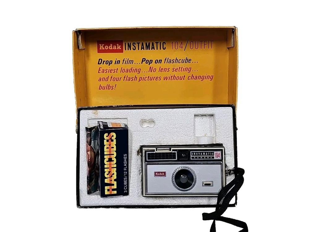 VTG Instamatic 104Outfit-Original Box-Flash Cube-UNTESTED-
