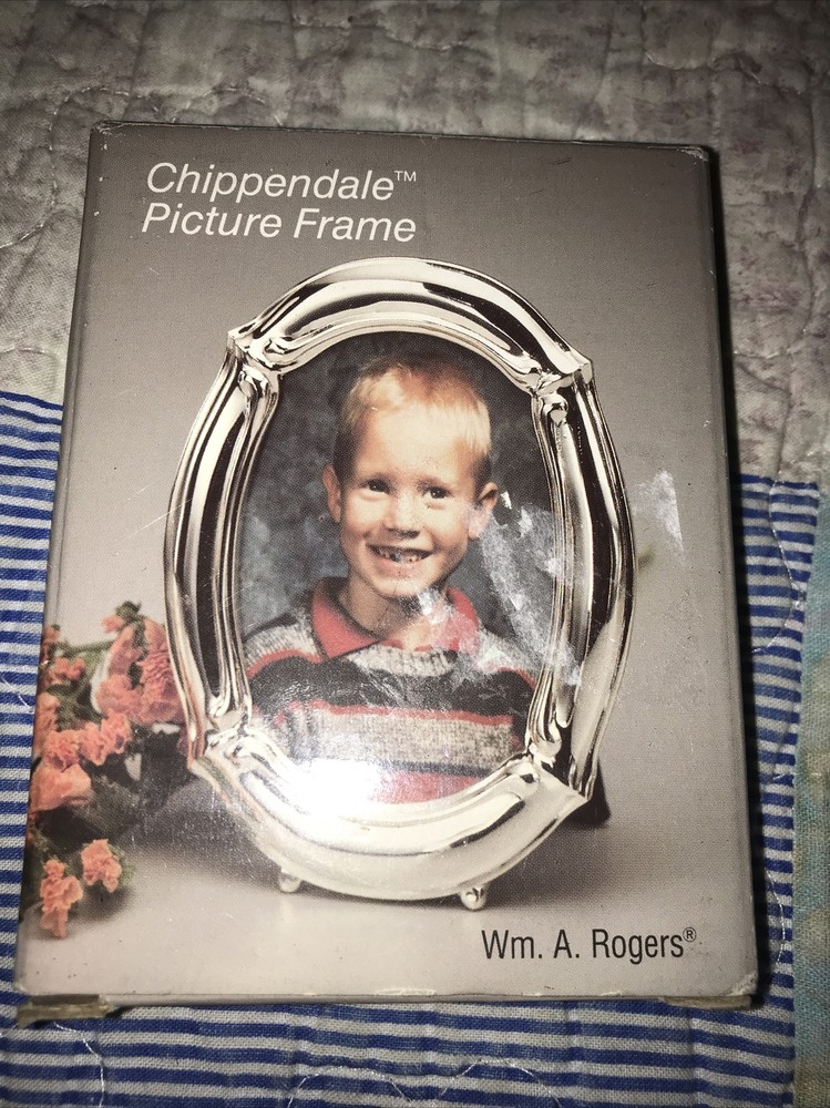 Wm. A. Rogers, Oneida Silverplated Chippendale Picture Frame, 663 9933