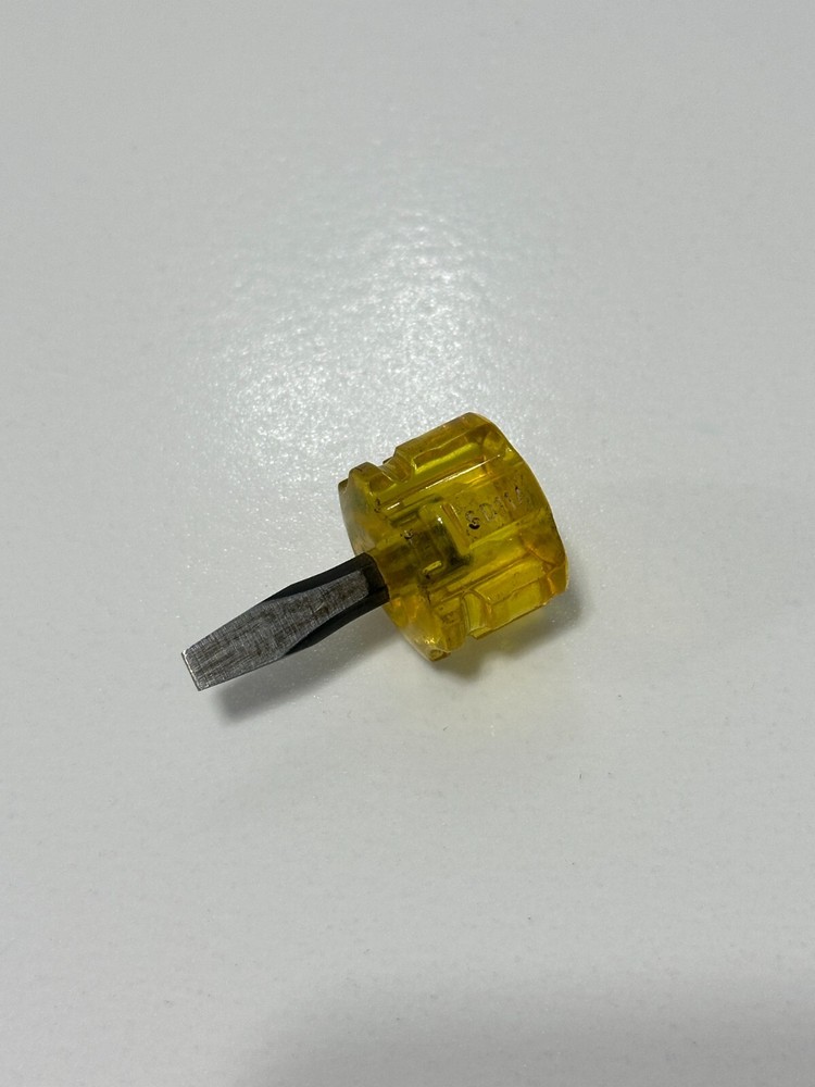 Snap On Tools USA SD11A Extra Stubby Micro Slotted Flat Tip Screwdriver - Amber