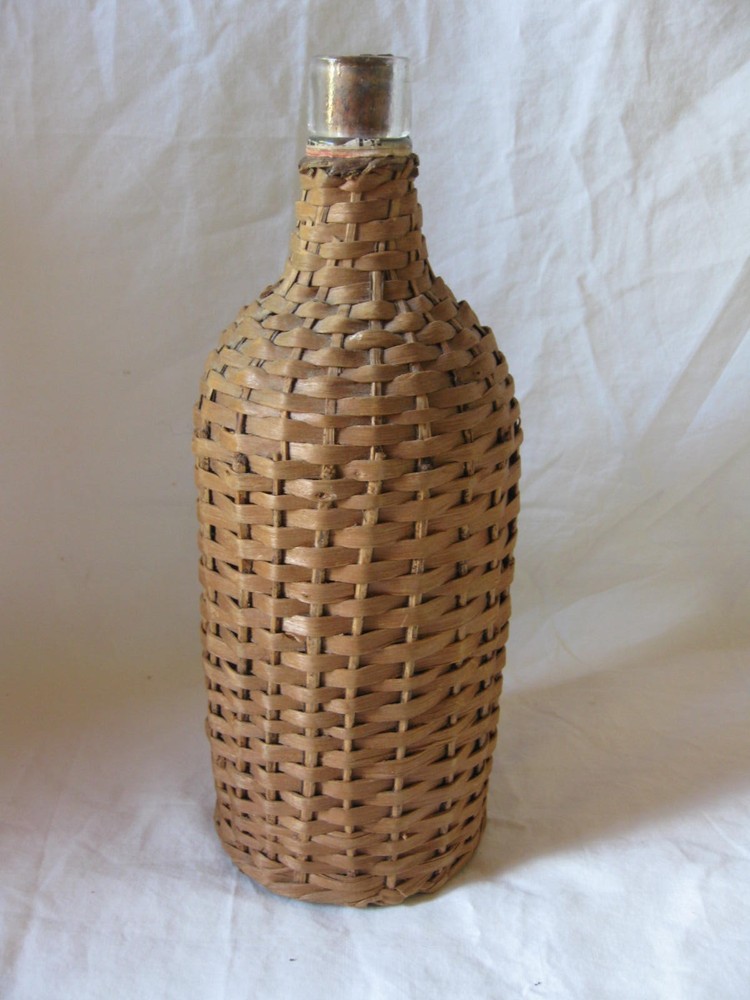 BOTTLE WITH HANDWOVEN WICKER WRAP. DEMIJOHN, 10"