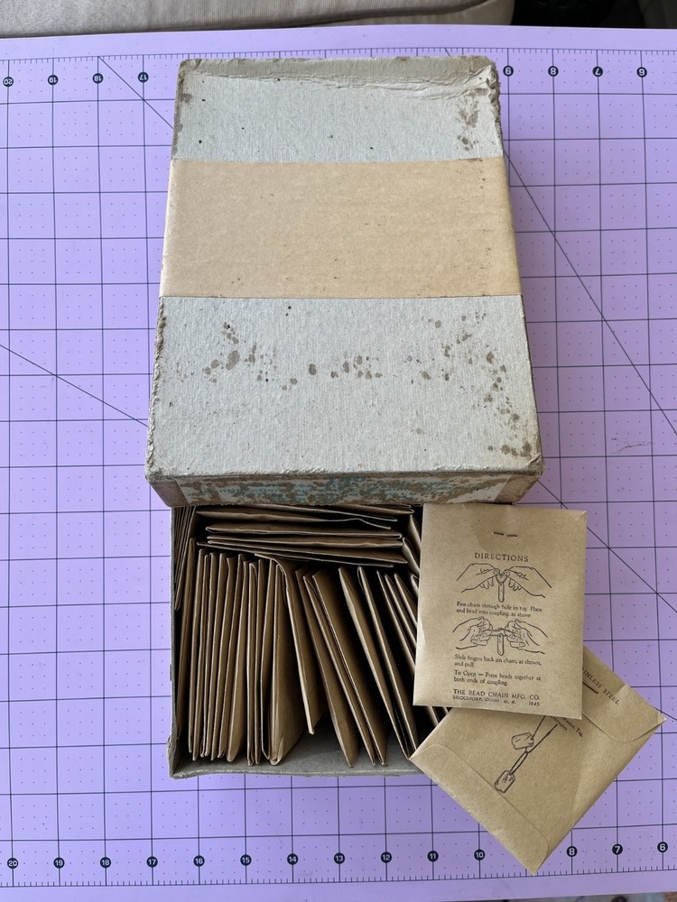 World War II Dog Tag Chains Sealed Box 100 Envelopes & 200 Chains NOS Free Ship