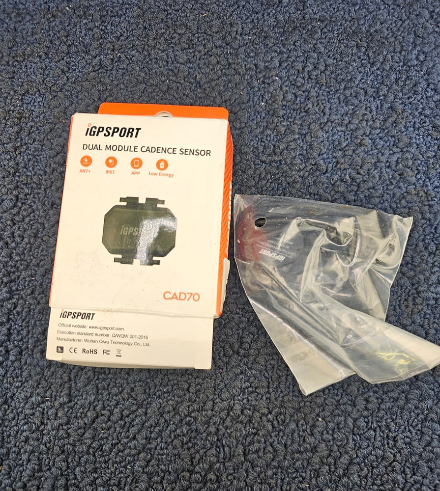 IGPSPORT CAD70: Cadence Sensor with Bluetooth ANT+ SPD70 Speed Sensor