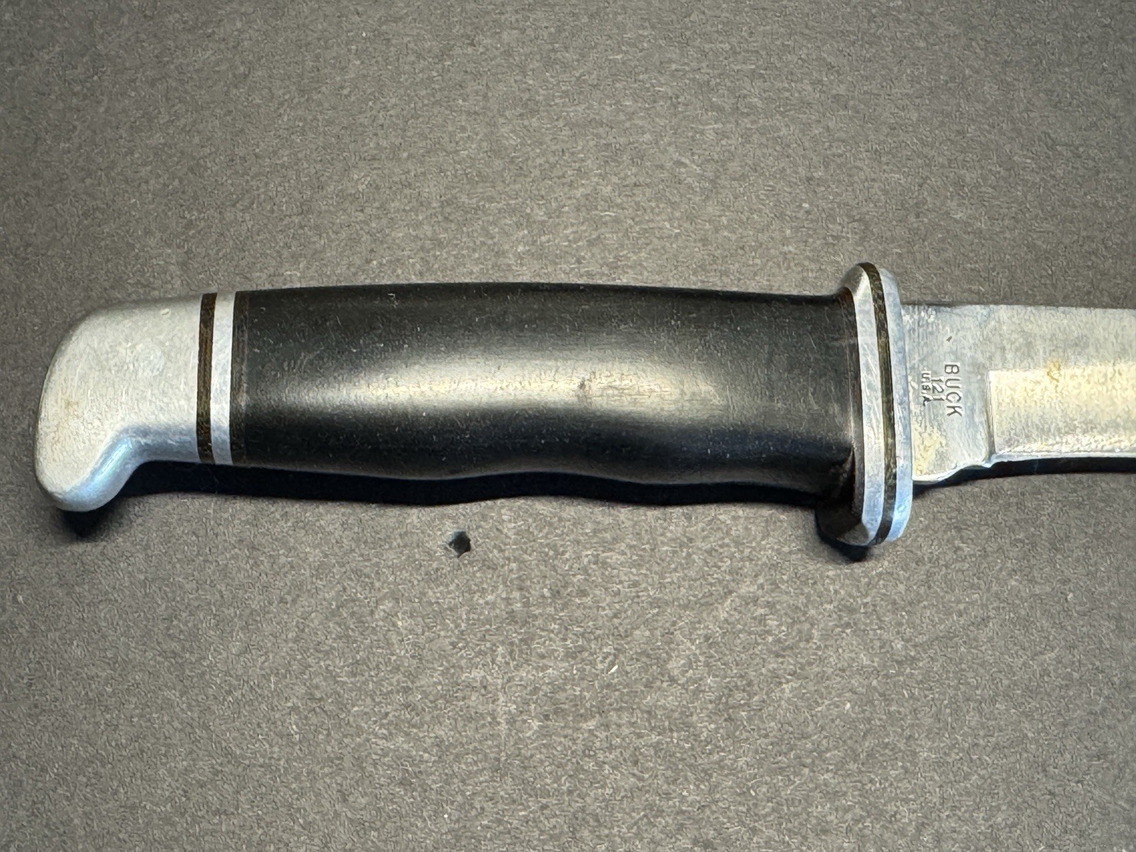 Vintage Buck 121 Fixed Blade Hunting Knife With Original Sheath.