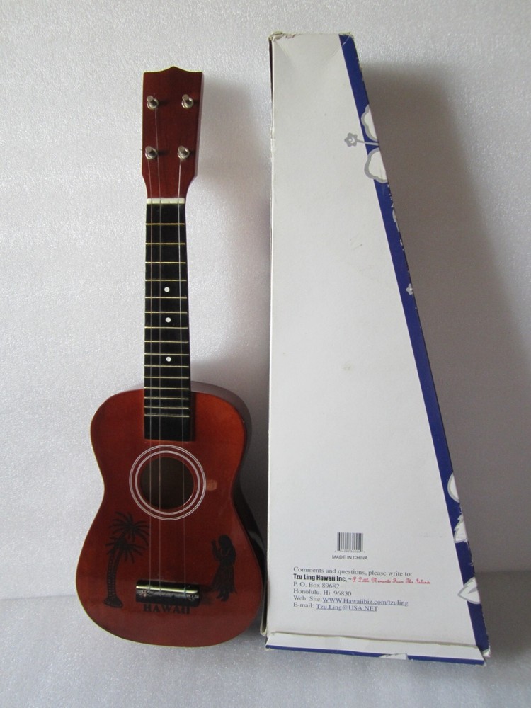 BEAUTIFUL HAWAIIAN UKULELE