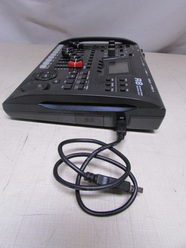 Zoom R8 Eight-Track Digital Recorder