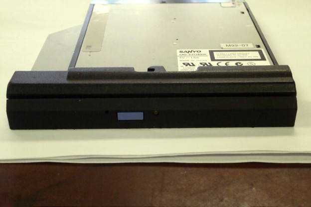 Sanyo CRD-S372BSW Used, Pulled, Working Slim CD-Rom Drive