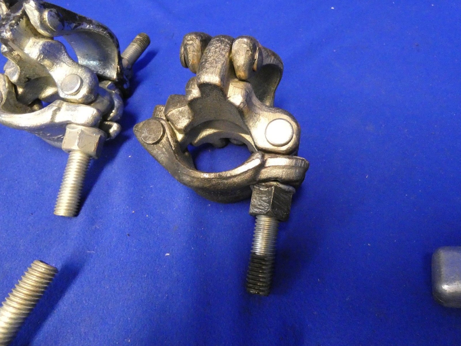 Matthews 425158 Jr. Grid Clamp, 5 Mutual Hardware Swivel Grid Clamp, 2 Flat Side