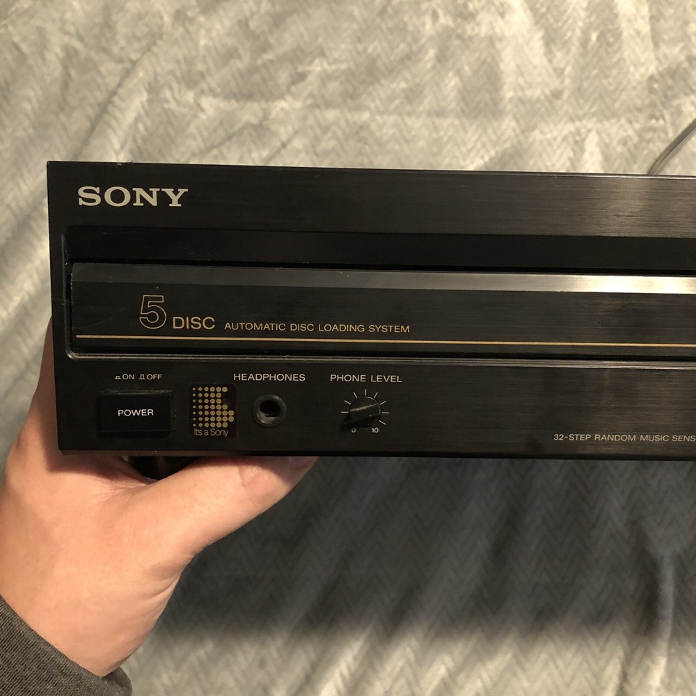 Sony CDP-C20 5 Disc CD Player - Powers On, Tray Will Not Open/Close On Its Own