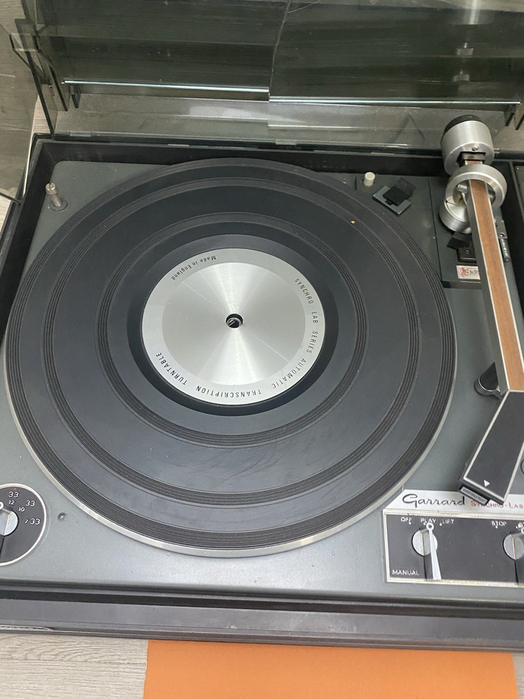 GARRARD SYNCHRO LAB 95 TURNTABLE / RECORD PLAYER