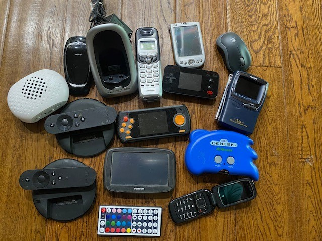 Vintage Mixed Bundle of Electronics...ALL UNTESTED