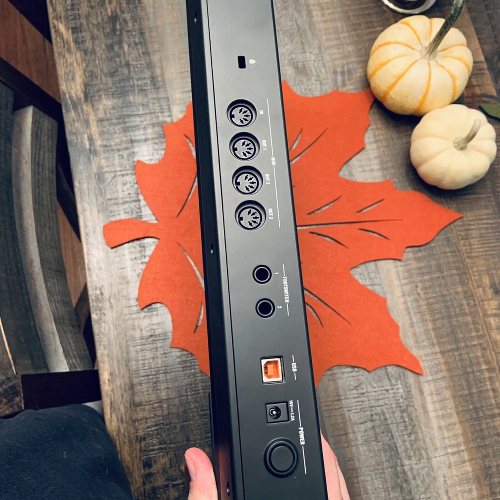 Native Instruments Maschine Studio Production & Performance MIDI Controller