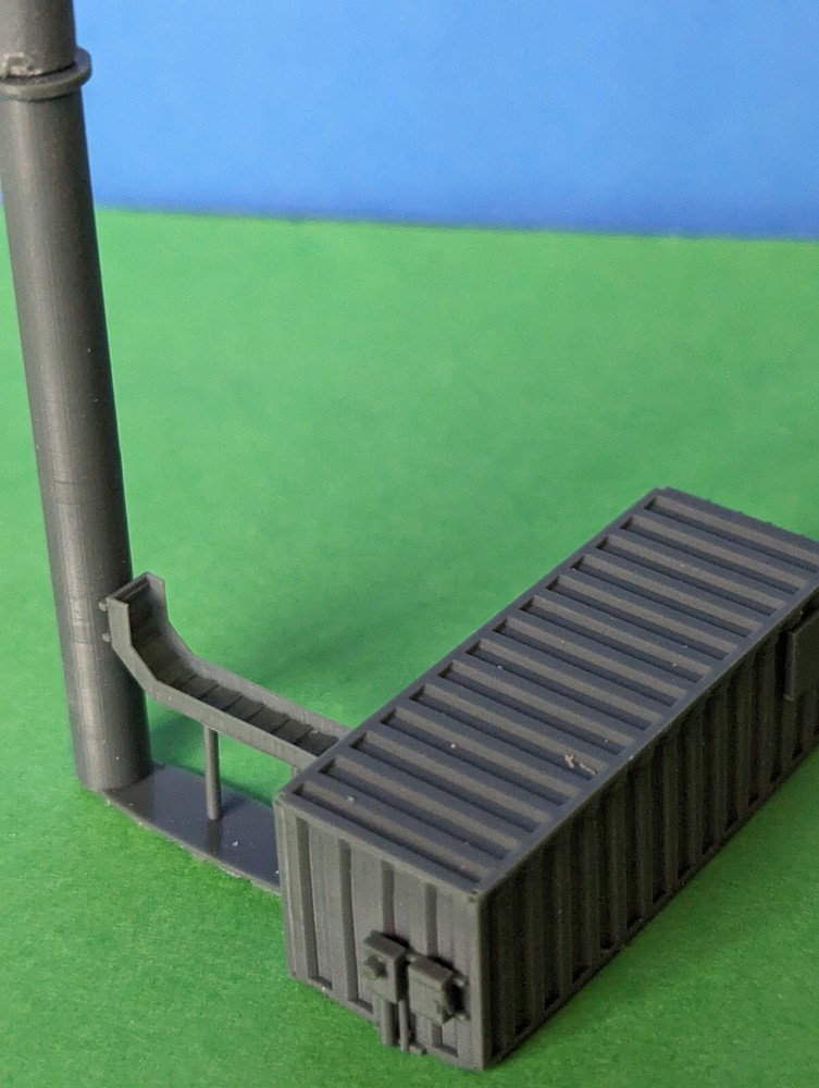 Z-Scale Cell Towers (2)