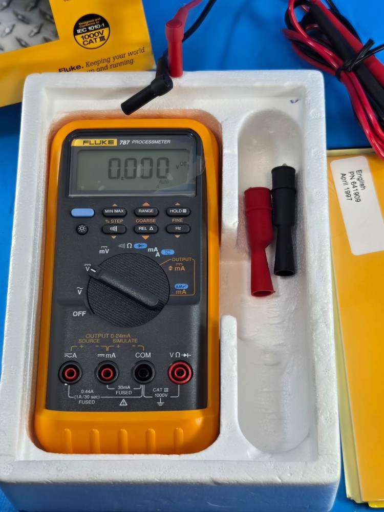 Fluke 787 ProcessMeter Calibrator Meter Multimeter , New