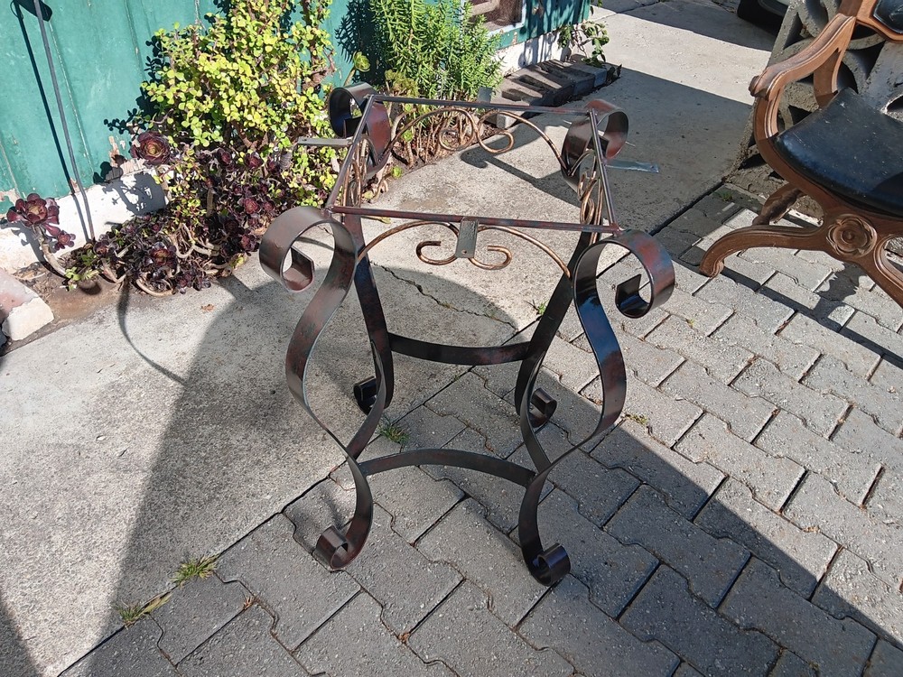 cast iron outdoor table base vintage