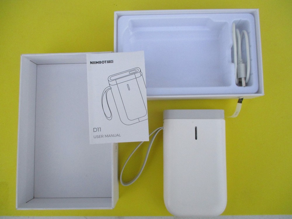 NIIMBOT D11 Bluetooth Portable Classic White Thermal Printer Label Maker