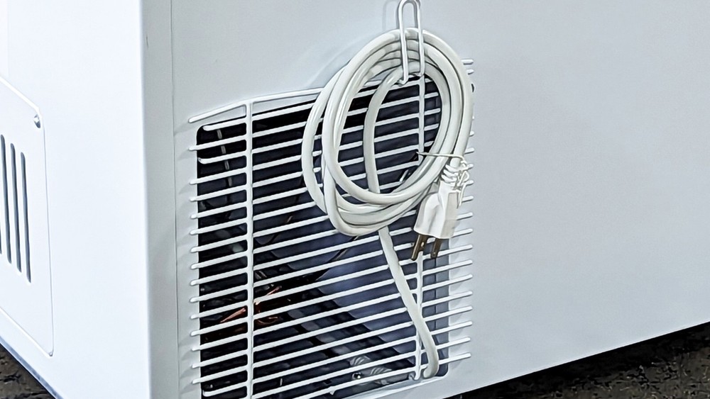 92" Commercial Solid Top Chest Freezer, White NSF CSA
