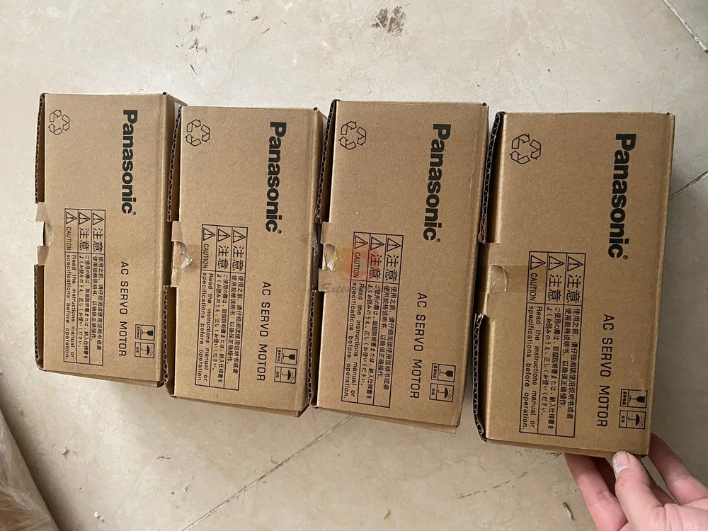 1PCS NEW Panasonic Servo Motor MSM011A1EE