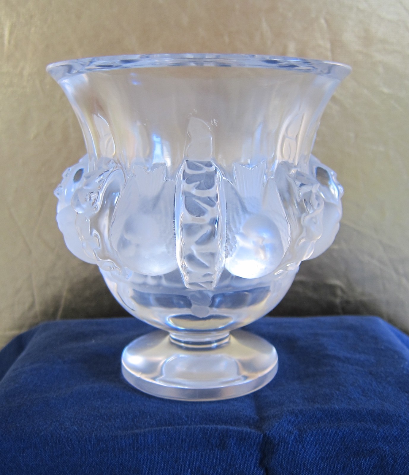 SIGNED Vintage Lalique Frosted Glass Satin Crystal Dampierre Bird Vase