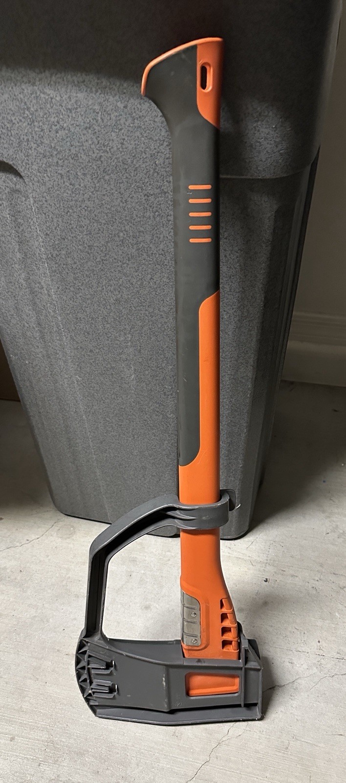 Husqvarna S2800 27" Composite Wood Splitting Axe with Blade Guard