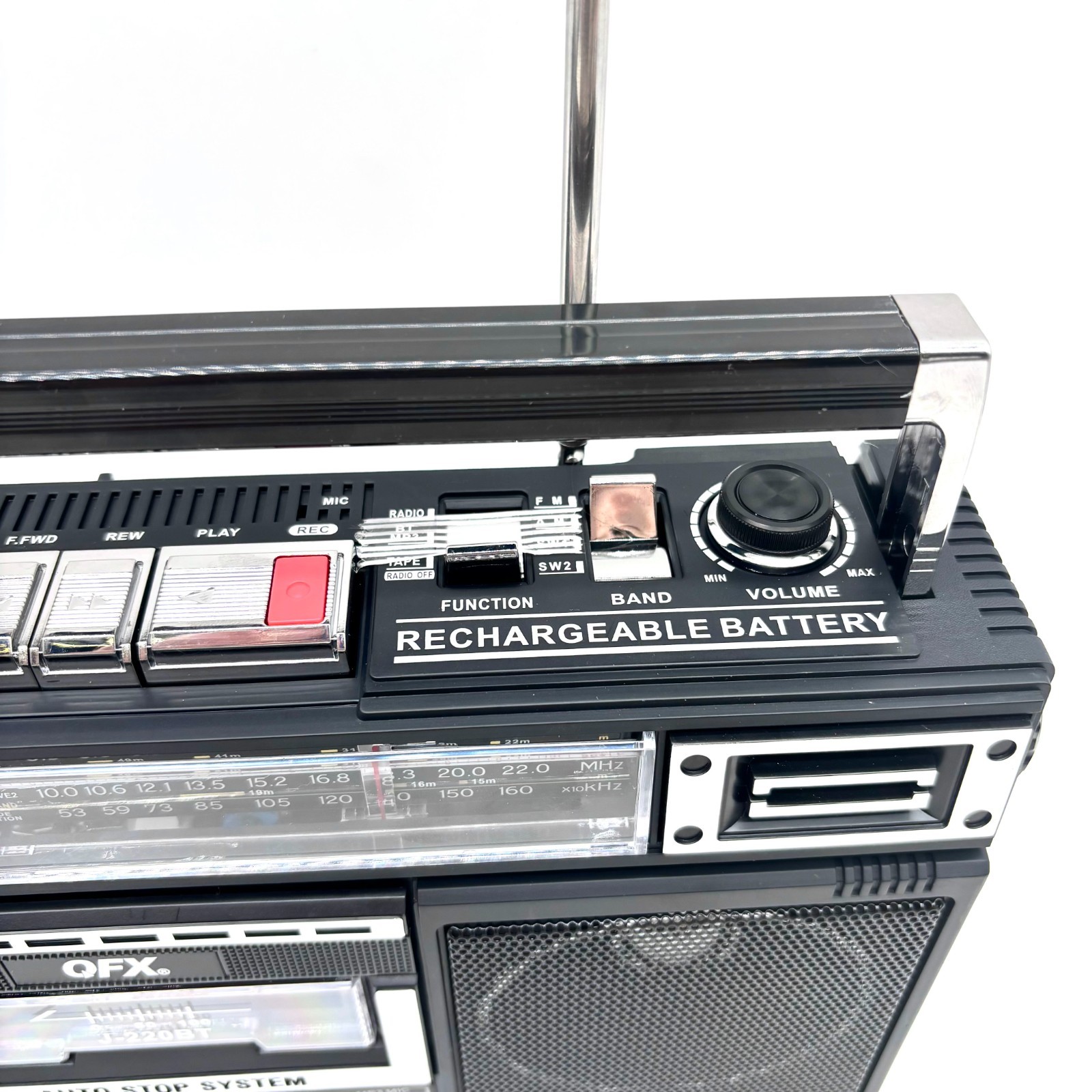 QFX J220BT Bluetooth Radio/Cassette to MP3 Converter Boombox