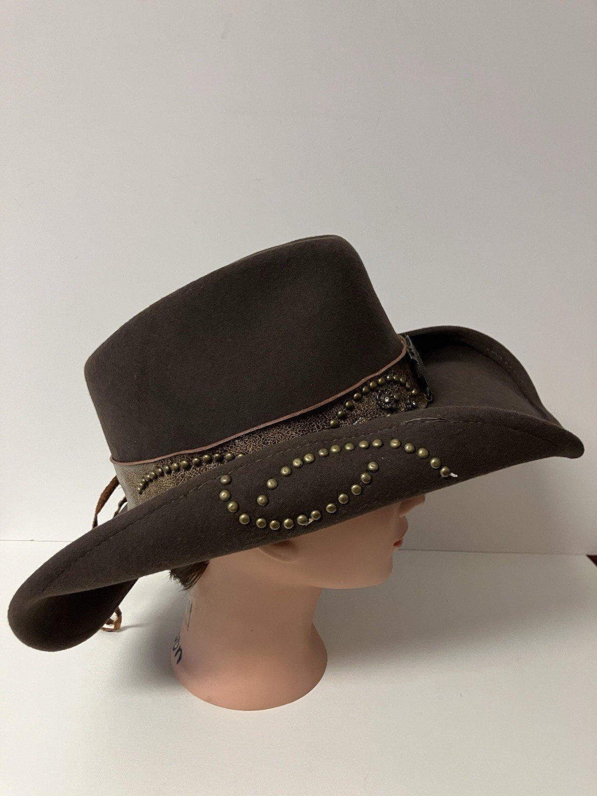 Bullhide ‘Sheila’ Western Wool Felt Cowgirl Hat Leatherette Band Flower Concho
