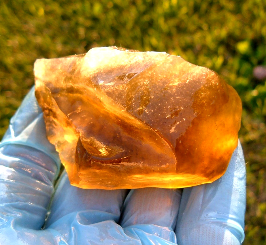 Libyan Desert Glass Meteorite Tektite impact specimen( 600 crt) Dark Gem AAA+