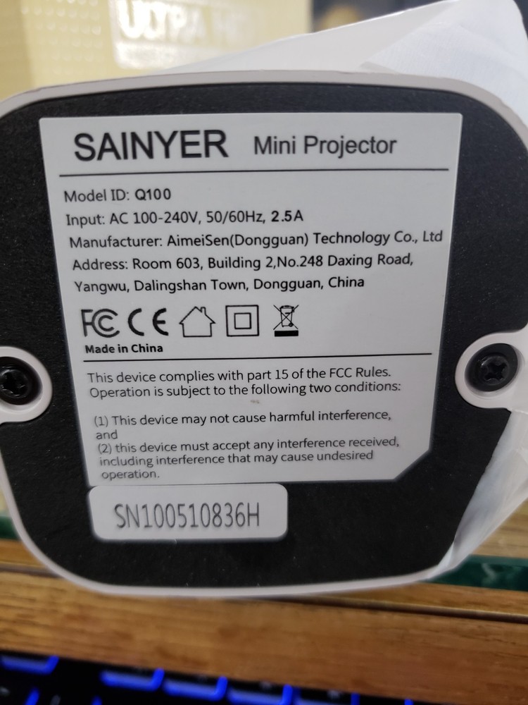 Amazon Basics Sainyer Mini Ultra HD High dynamic Range Projector, new