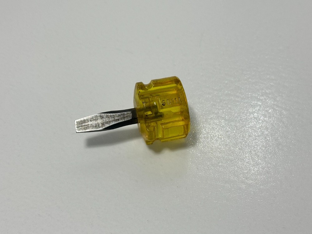 Snap On Tools USA SD11A Extra Stubby Micro Slotted Flat Tip Screwdriver - Amber