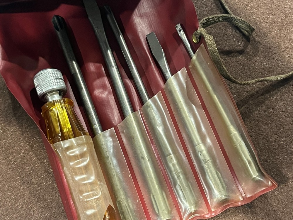 Vtg Oxwall Utility Screw Driver Set-Has Handle & 5 Tempered & Magnetized Blades