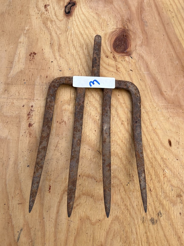 Fork Rake Head 4 Thines Rusty Rustic no handle Original Vintage Primitive Metal