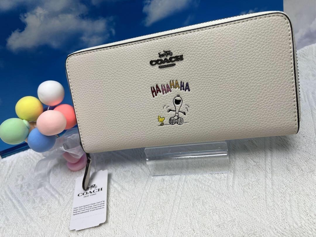 COACH x PEANUTS Snoopy Woodstock White Leather Zip Long Wallet 16122B