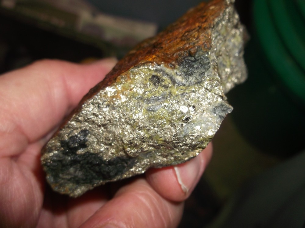 Gold, silver, copper, 551 grams samples ,ore high grade .