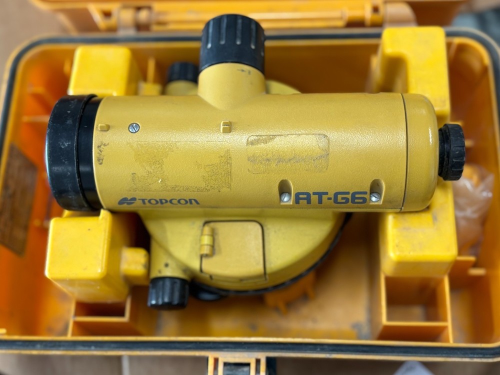 TOPCON Auto Level Surveying AT-G6 With Case- Working