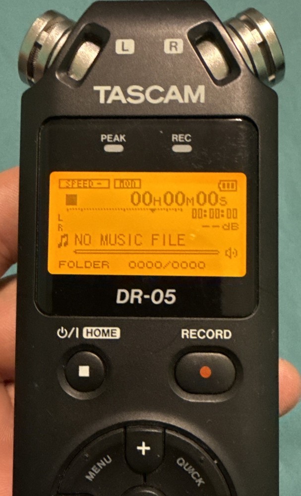 TASCAM DR-05, Linear PCM Recorder & 2GB microSD card EUC Tested & Working