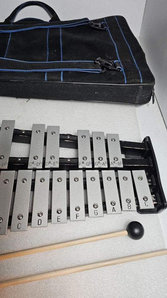 Geniune, Percussion Plus 30 Notes Bell w/ Case And 3 Sticks