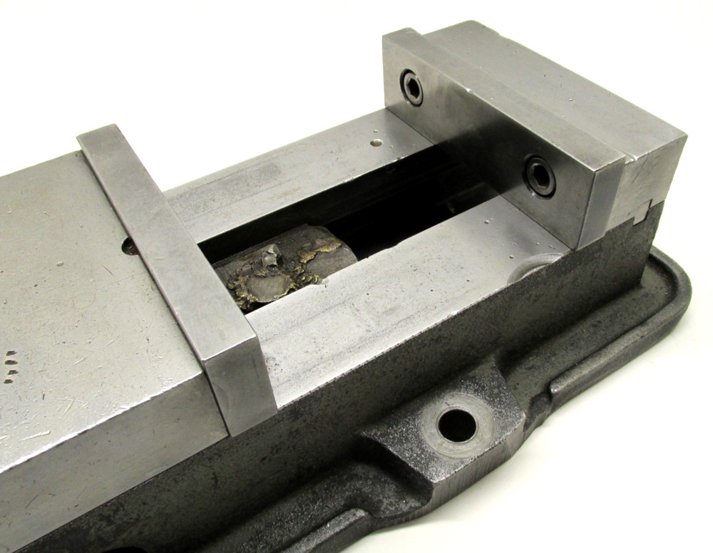 KURT ANGLOCK 6" MILLING MACHINE VISE w/ JAWS & HANDLE - #D60