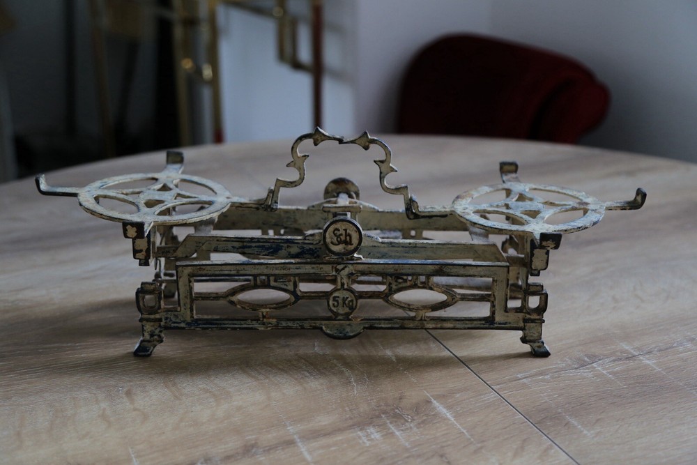 Antique scale