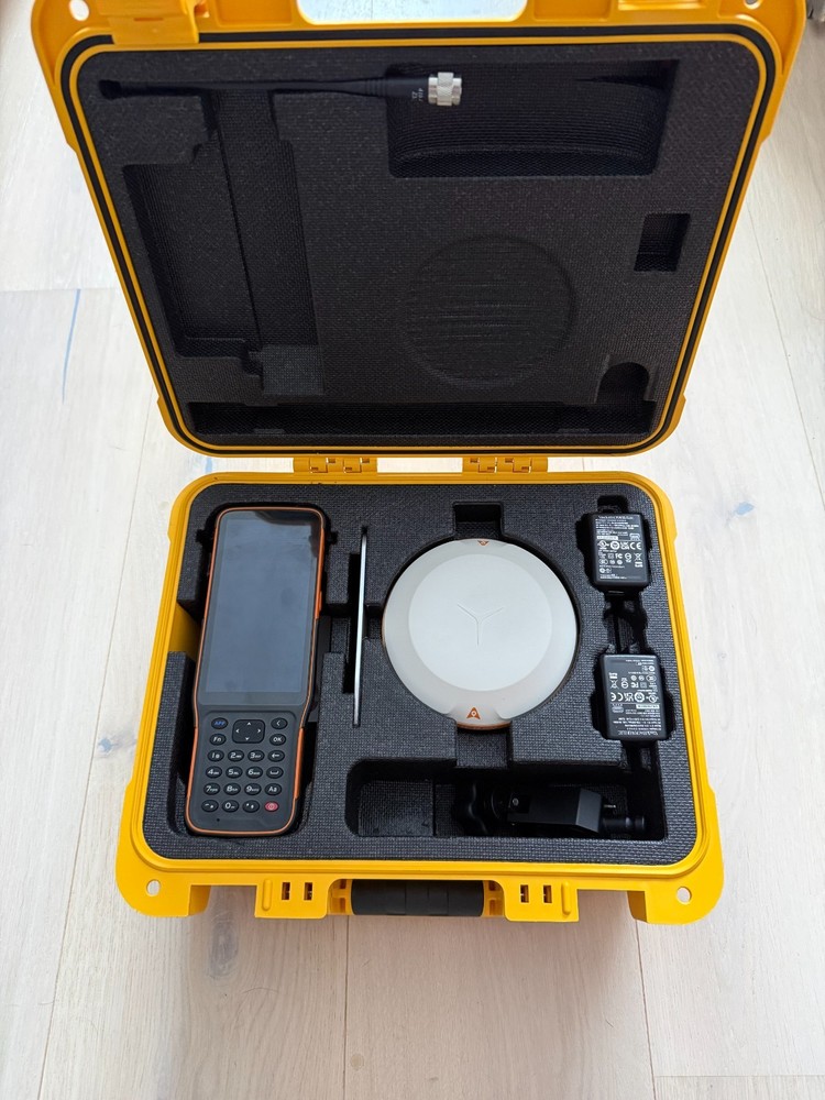 CHCNav i89 GNSS Receiver – Excellent Condition - Visual Survey, AR Navigation