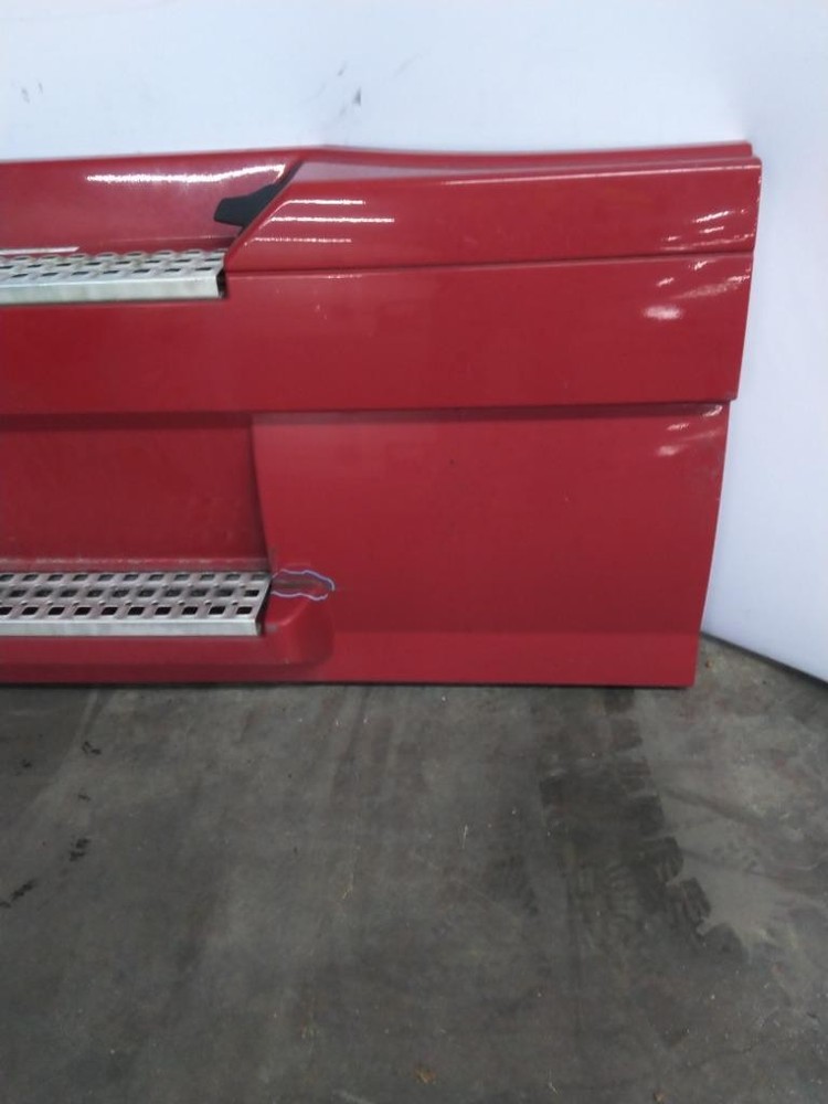 For 2009 VOLVO VNL SIDE FAIRING Left , MD