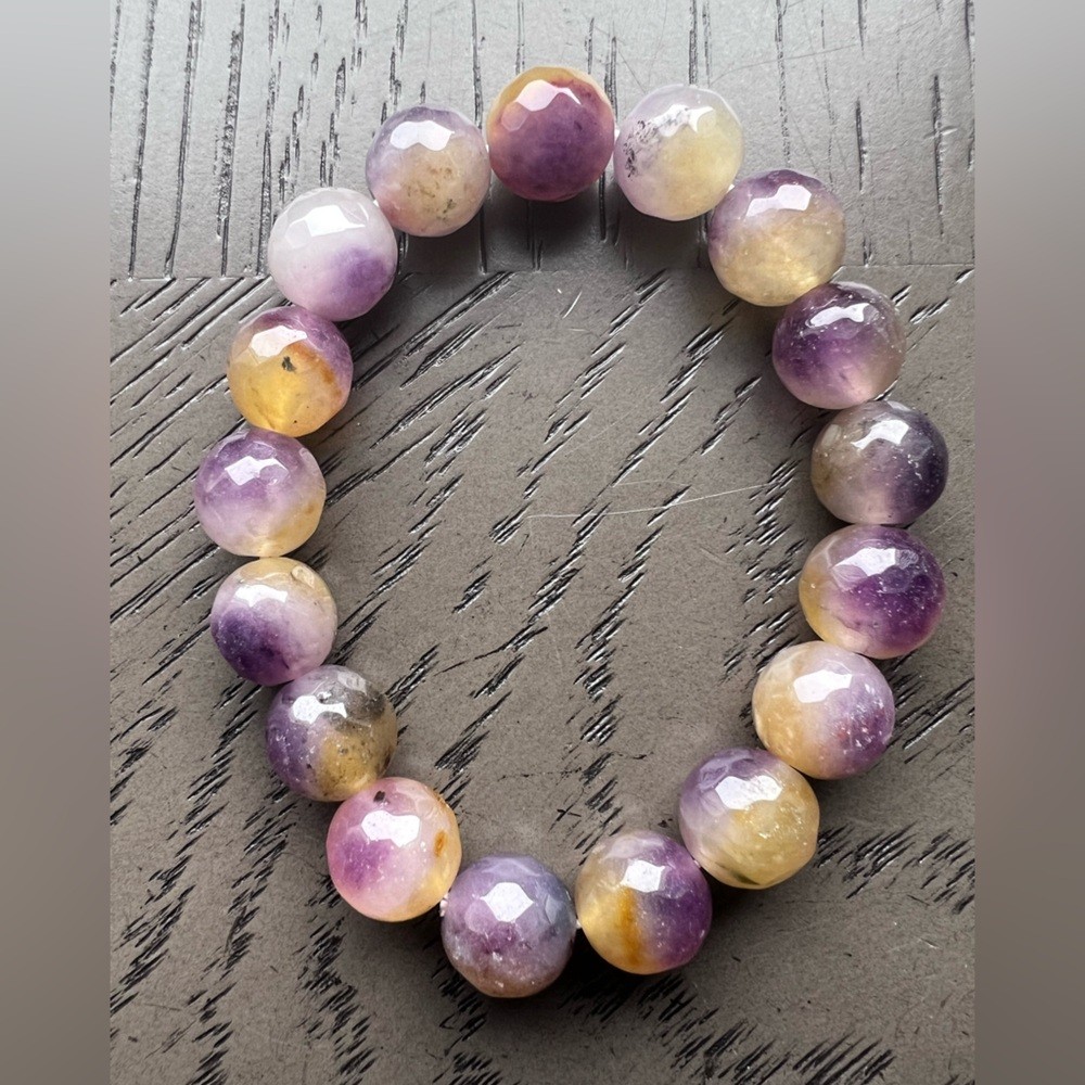 Faceted chalcedony bracelet 6.5’