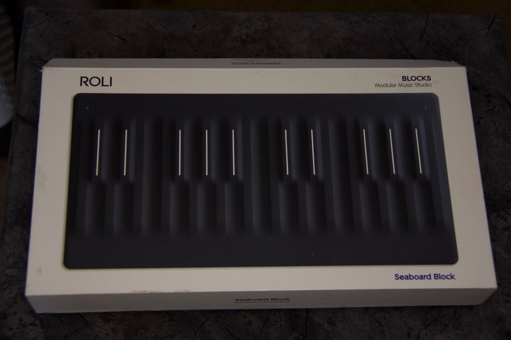 ROLI Seaboard Block Key Expressive MIDI Keyboard Controller Black READ DESCRIPTI