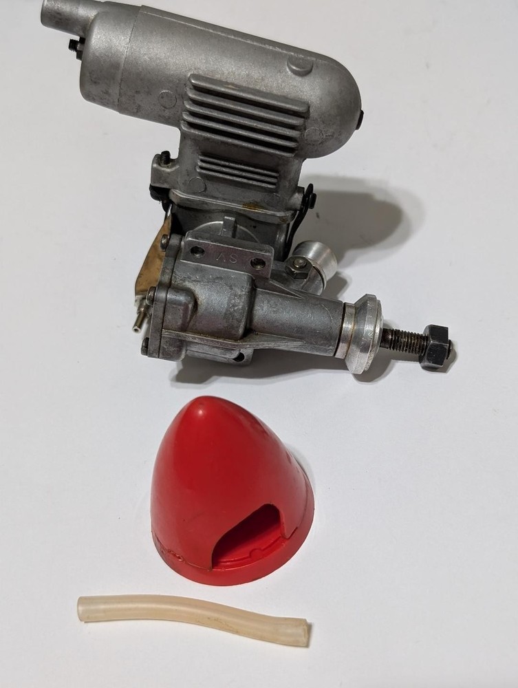 O S MAX 15 CONTROL LINE ENGINE WITH REMOTE NEEDLE, MUFFLEER AND BOX