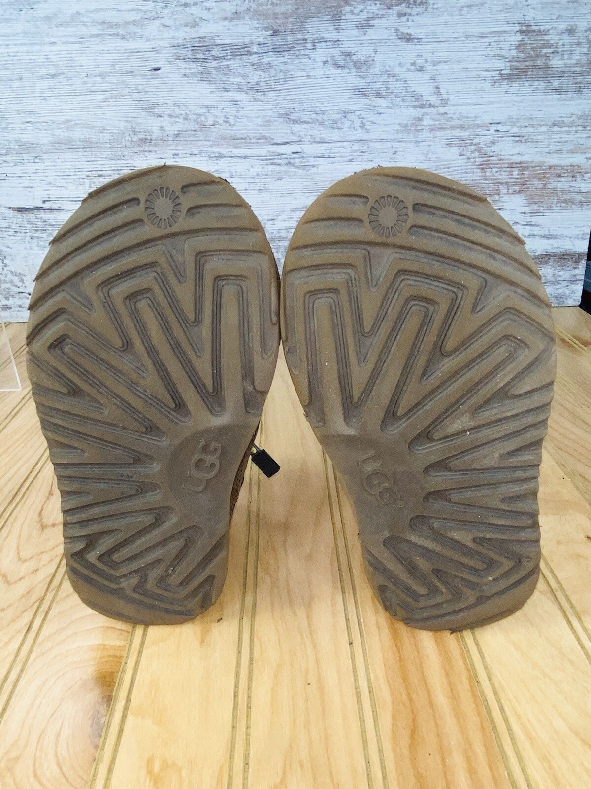 Ugg Neumel II Waterproof Chukka Leather Boots Brown 1017322T Boys Youth Size 11