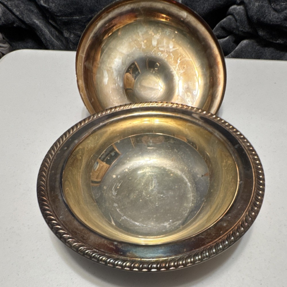 Wm. Rogers Silverplate Covered Bowl 862
