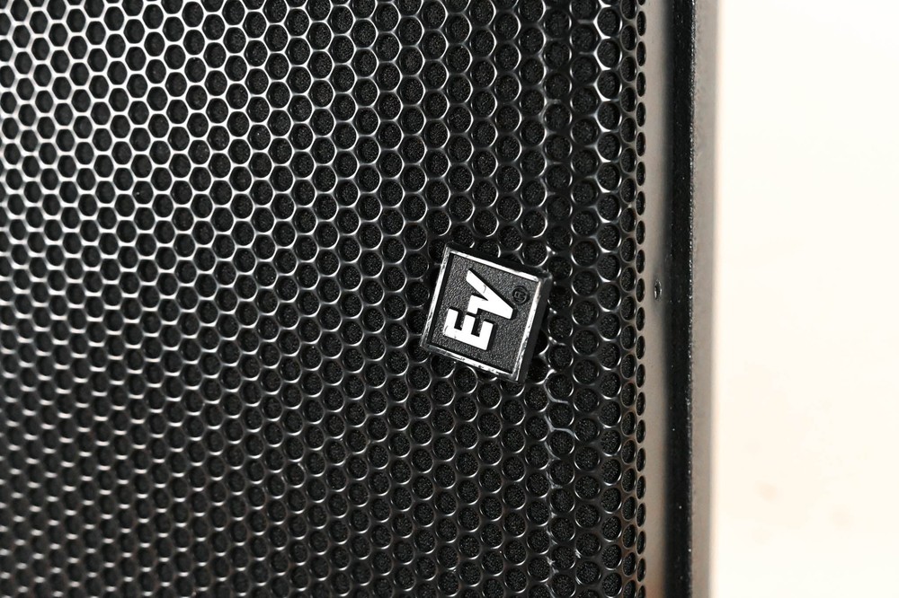 Electro-Voice (EV) Xi-1082 X-Array Install 2-Way Full-Range Loudspeaker CG01MXZ