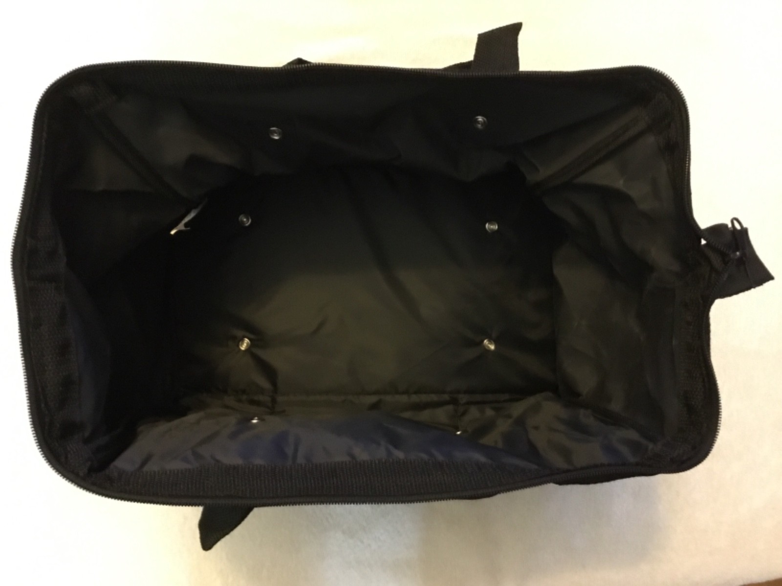 New Dewalt Heavy Duty Ballistic Nylon Tool Bag 15” w Runners & 3 outside Pockets