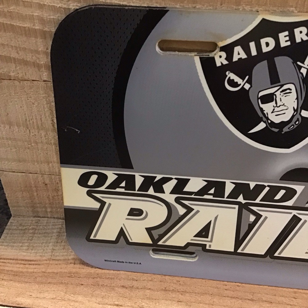 Oakland Raiders Auto Tag Plastic